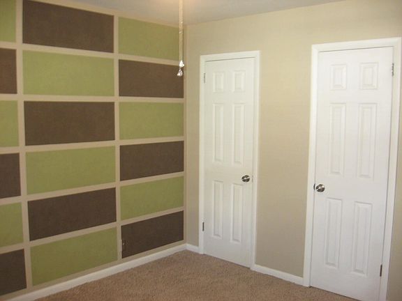 2 closets in larger bdrm.