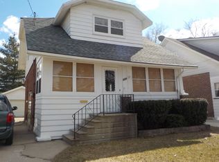 923 74th St, Kenosha, WI 53143