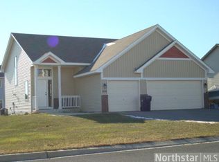 206 Dongola Ln, Shakopee, MN 55379