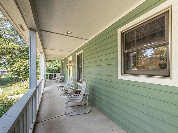 2nd image of 4450 Mogul Ln