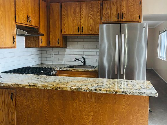 3rd image of 6491 Ascot Dr