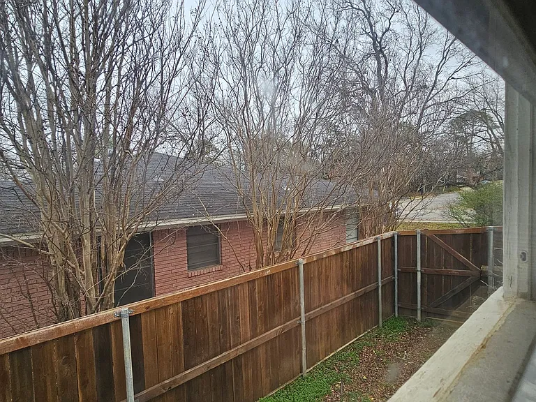 2115 Glenwood Ln — Photo 48