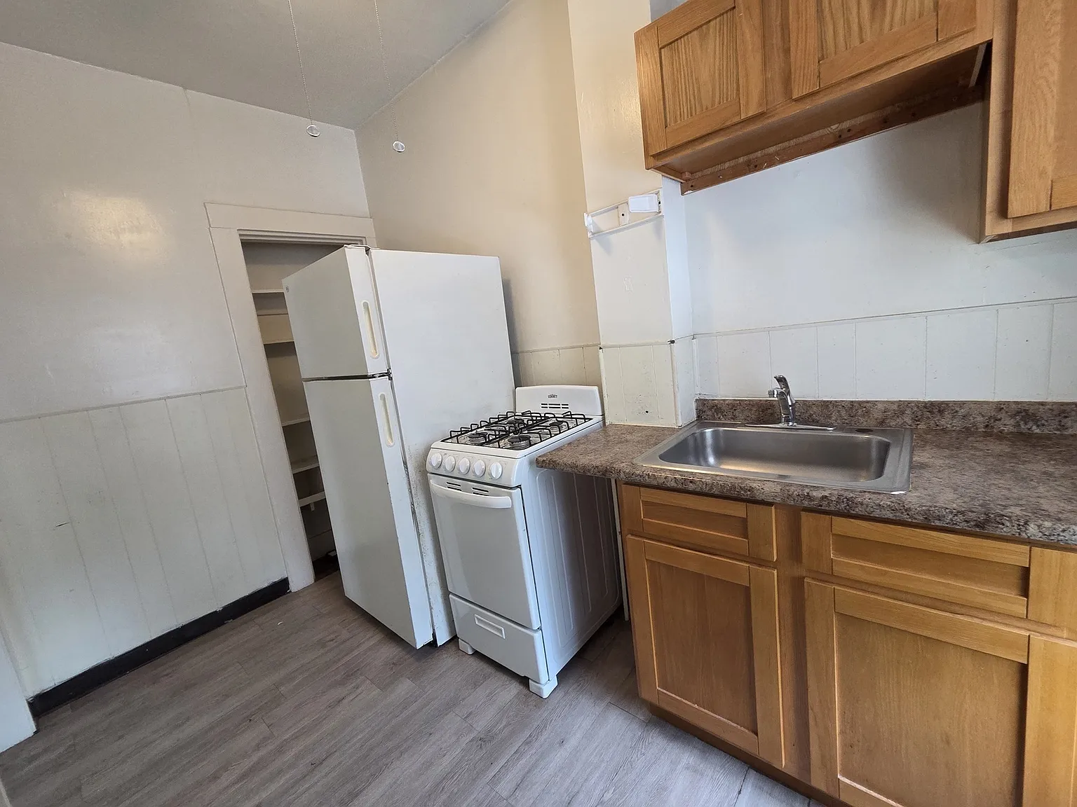 1 bed, 400 sqft, $1,750 — Photo 3