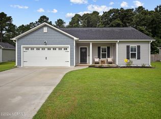 207 N Windy Ridge Rd, Hubert, NC 28539