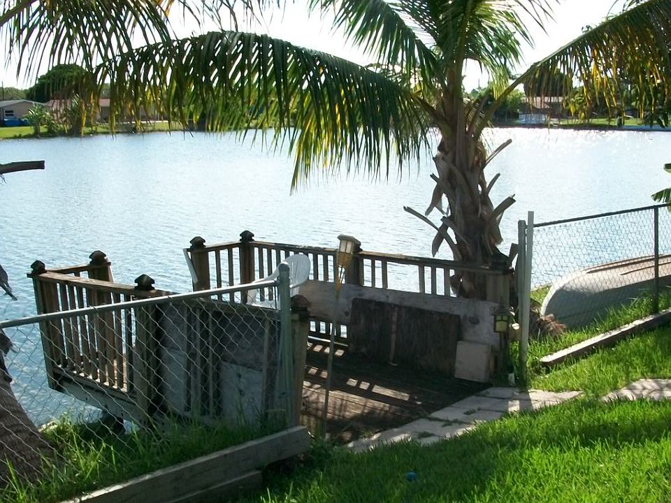1st image of 8520 NW 21st Ct
