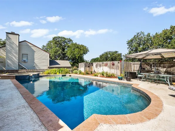 408 Mack Dr, Euless, TX 76039