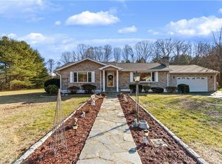 5 Cedar Hill Dr, Trumbull, CT 06611