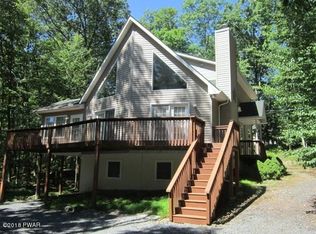 109 E Lakeview Rd, Lackawaxen, PA 18435