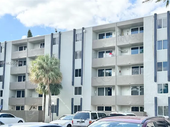 10090 NW 80th Ct, Hialeah Gardens, FL
