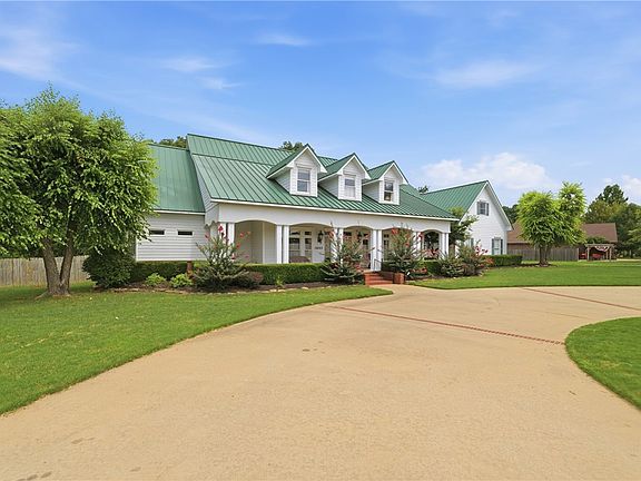3rd image of 3840 E River Bluff Cv