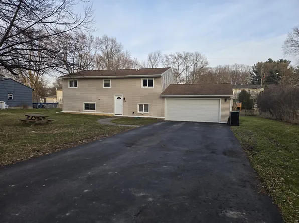 170 Thompson Rd, Rochester, NY 14623