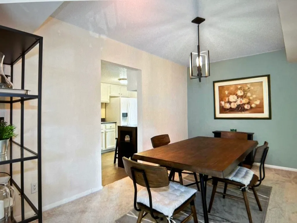 11810 Breton Ct — Photo 3