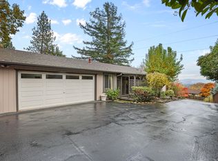 1891 NE Beacon Dr, Grants Pass, OR 97526