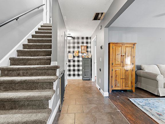 4th image of 2624 Banner Hill Rd