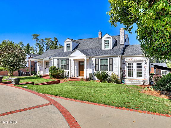 3rd image of 3011 Fox Spring Road