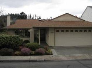10575 SW Century Oak Dr, Tigard, OR 97224