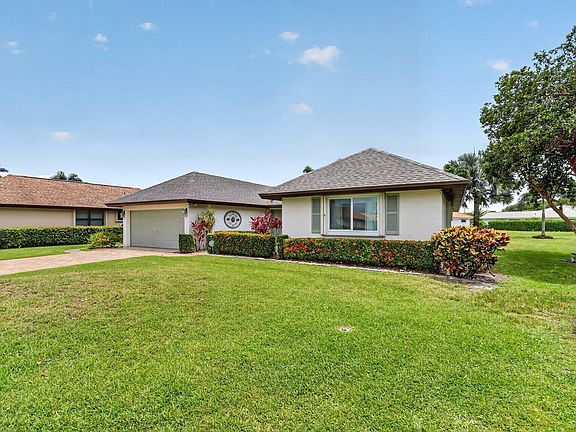 3rd image of 10460 Greentrail Drive N