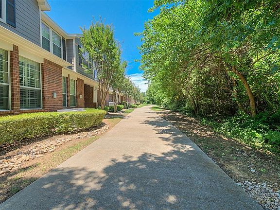 4th image of 404 Jeans Creek Dr