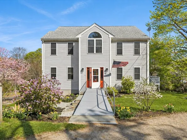 10 Manomet Beach Blvd, Plymouth, MA 02360