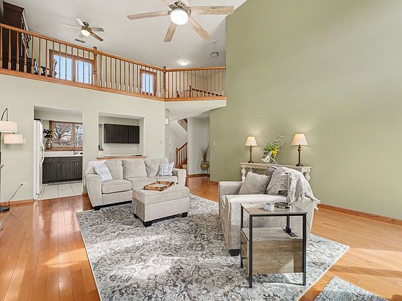 5th image of 8027 Enclave Ln