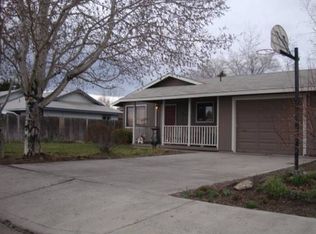 569 SW 23rd St, Redmond, OR 97756