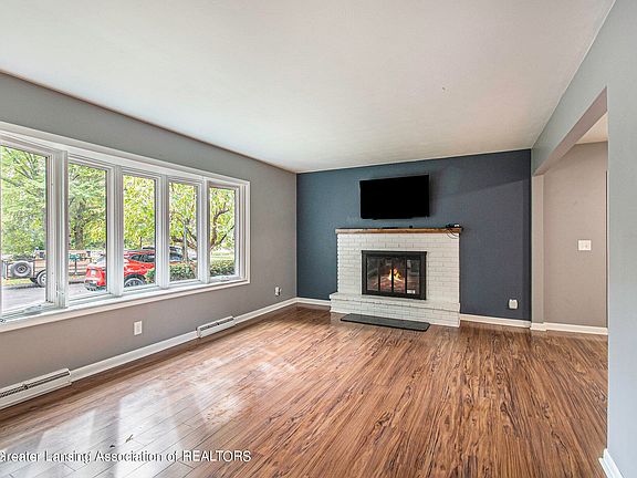 3rd image of 2594 Mount Hope Rd