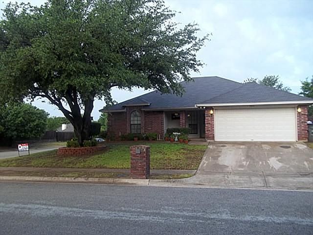 1st image of 7801 Hunters Glen Dr