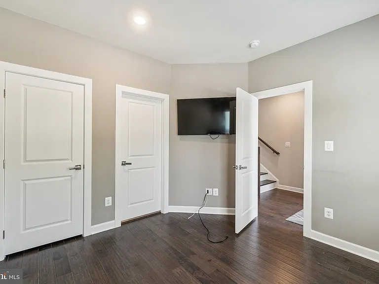 13212 Woodland Park Rd — Photo 5