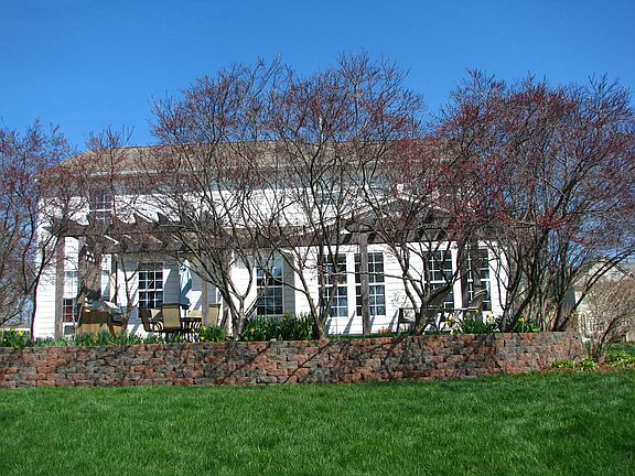 3rd image of 434 Letterman Dr