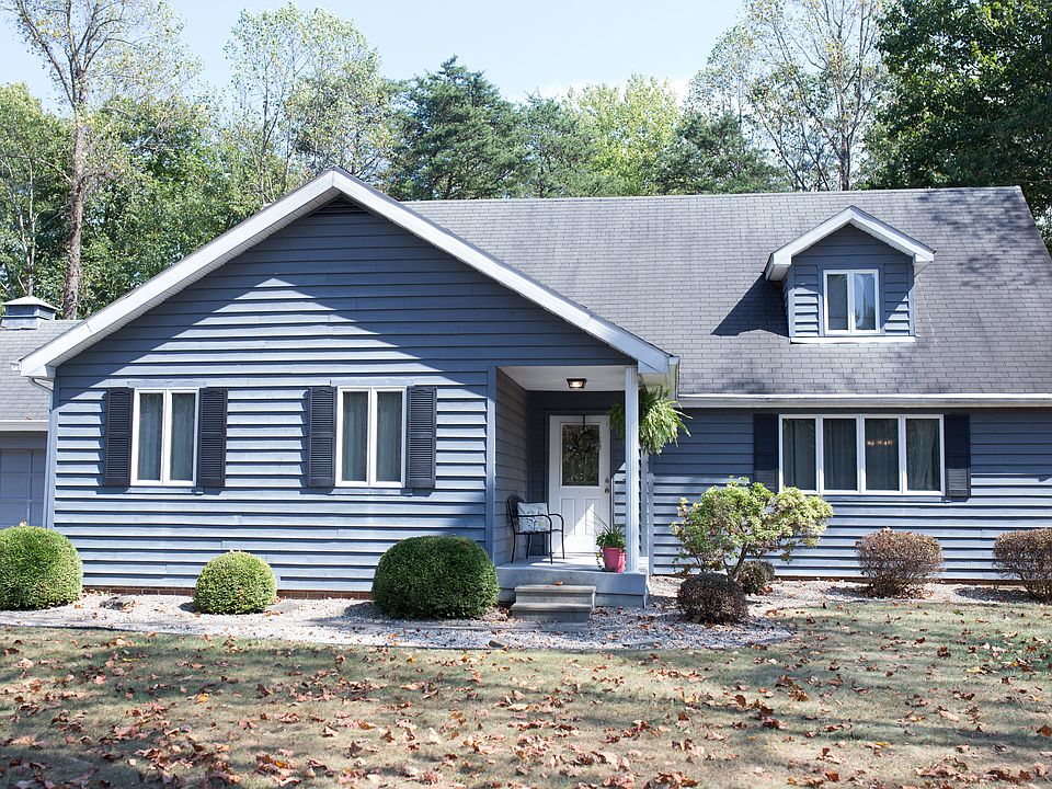 1st image of 207 Granada Dr