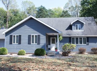 207 Granada Dr, Parkersburg, WV 26104