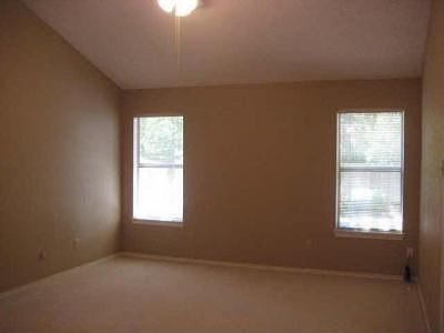 5th image of 157 Edgewood Dr