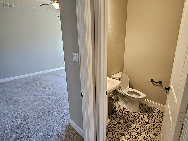 810 Elm Park Dr — Photo 37