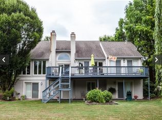 20 Burning Tree Ct, York, PA 17404