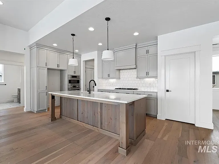 8369 W Meltwater Ln — Photo 5