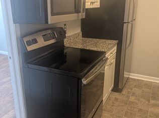 156 Trealout Dr #A-28, Fenton, MI 48430