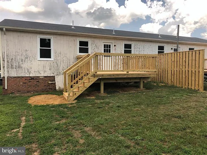 9384 Windsor Dr — Photo 15