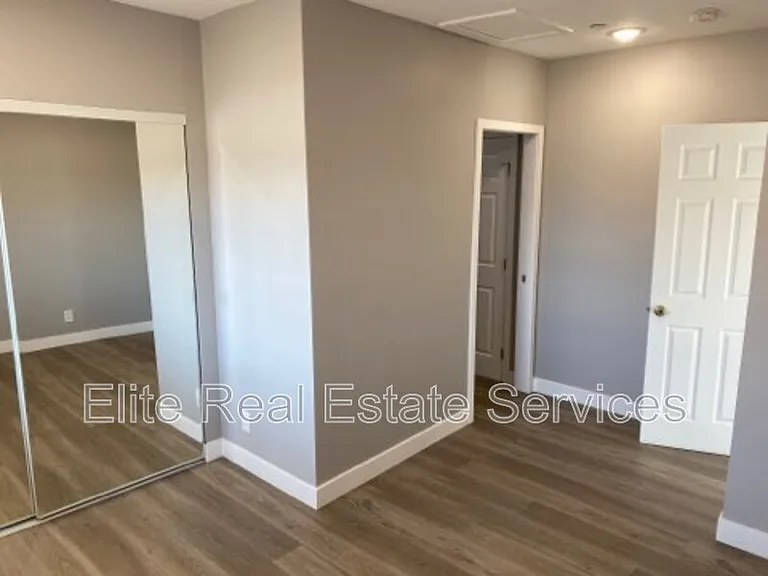 6375 Osler St — Photo 6