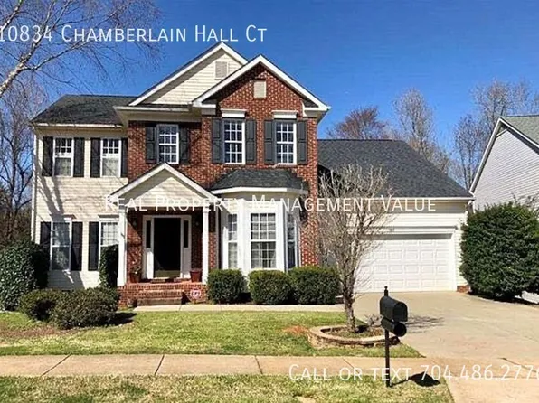 10834 Chamberlain Hall Ct, Charlotte, NC 28277