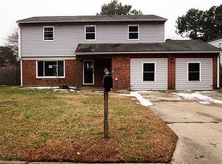 1336 King Arthur Dr, Chesapeake, VA 23323