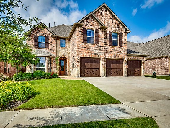 2nd image of 830 Senna Dr
