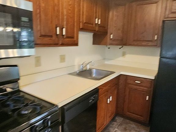 2nd image of 700 Union St #B9