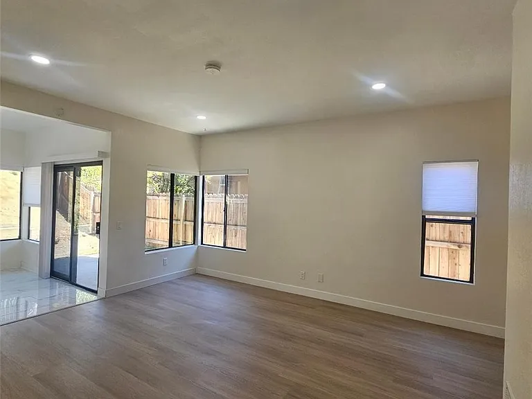 2951 Wimbledon Dr — Photo 7