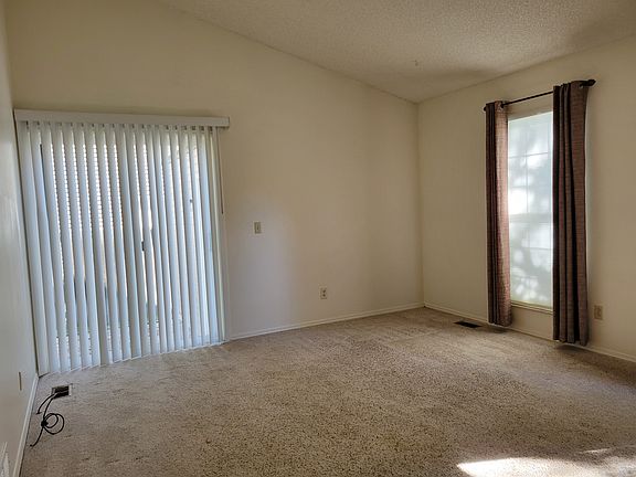5th image of 543 W Lois Way