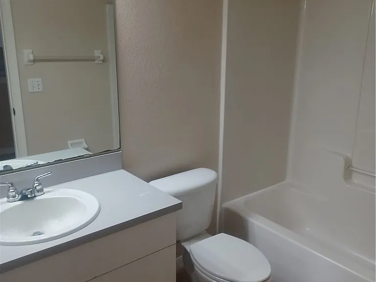 100 SW Trafalgar Pkwy #104 — Photo 13