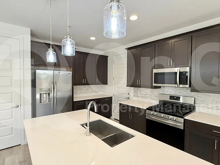 636 S Jacana Ln — Photo 7