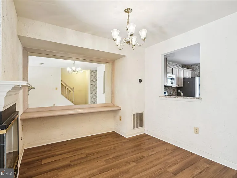 2409 Simpkins Farm Dr — Photo 24