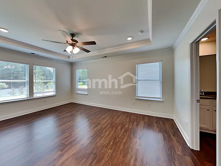 769 Carnaby Ln — Photo 13