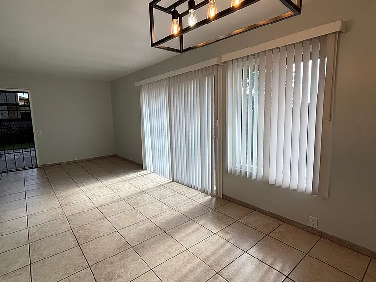 1729 Regency Way #C — Photo 3