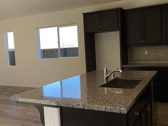 2nd image of 3831 Comstock Pl